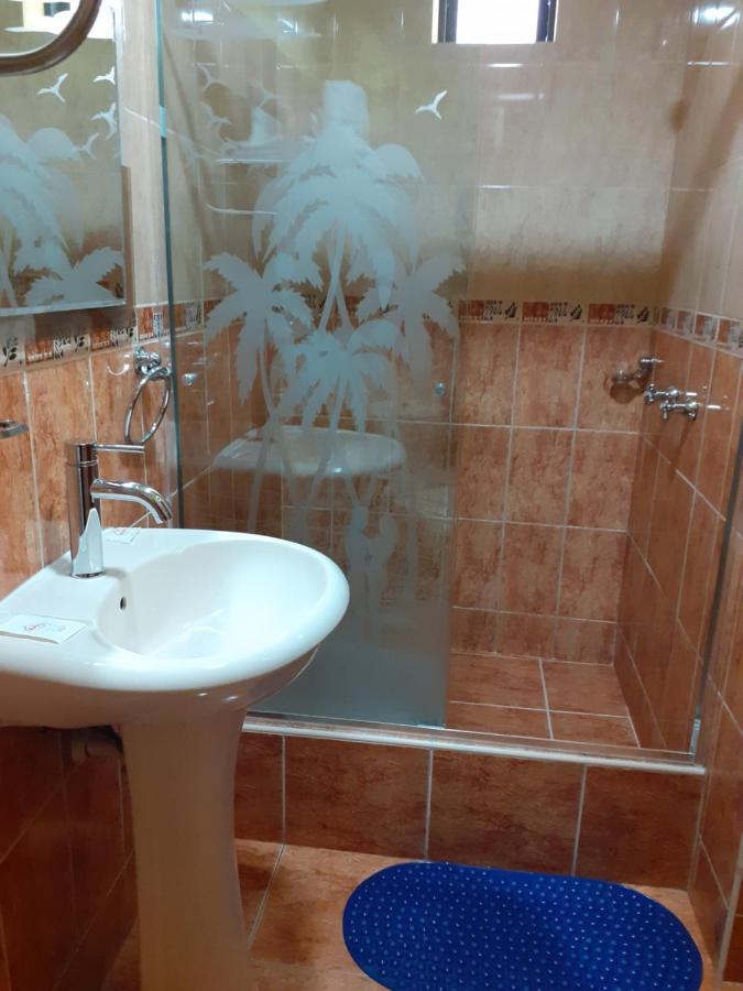 Hotel Wayra Лима Екстериор снимка