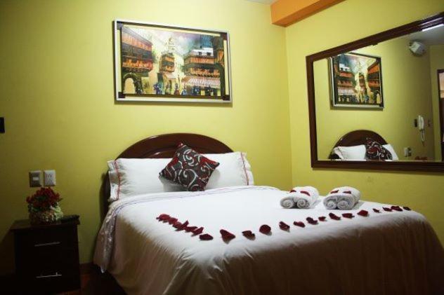 Hotel Wayra Лима Екстериор снимка