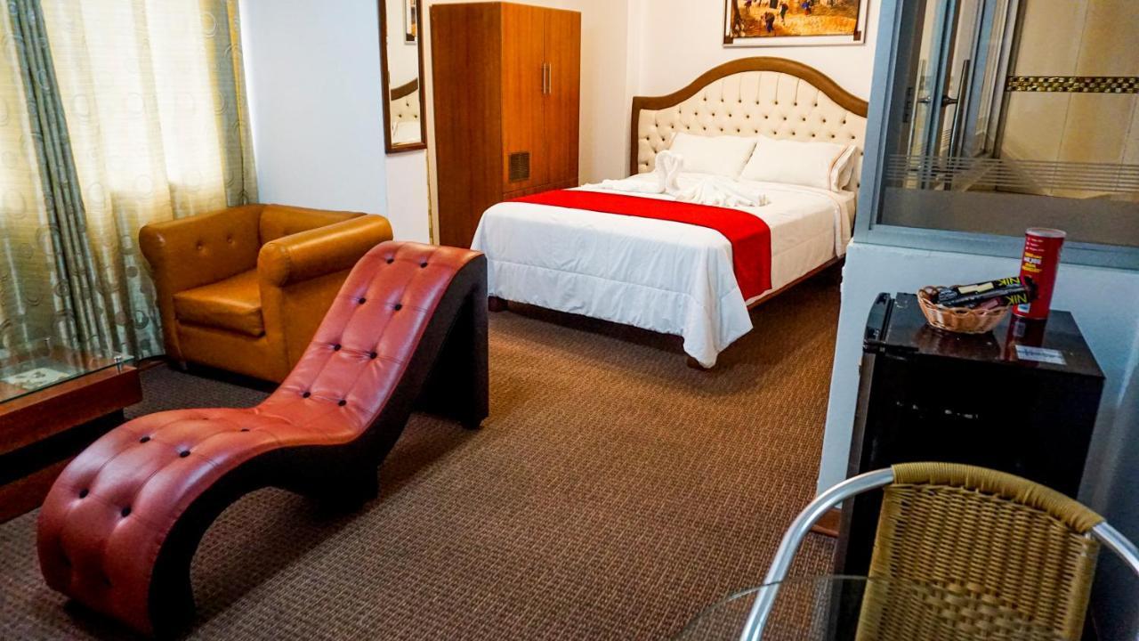Hotel Wayra Лима Екстериор снимка