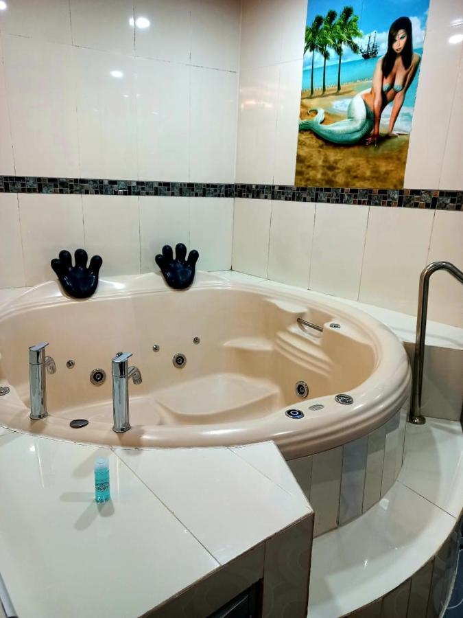 Hotel Wayra Лима Екстериор снимка