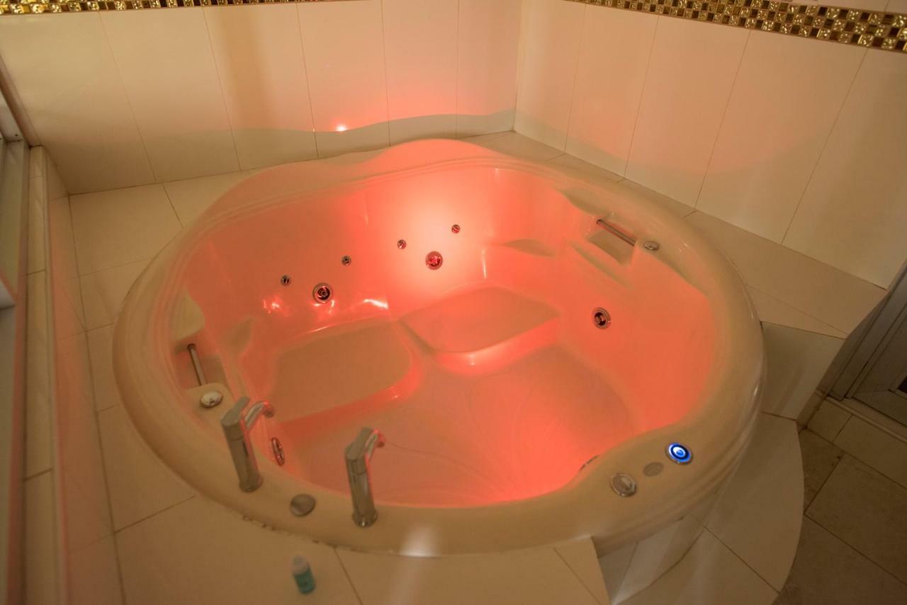 Hotel Wayra Лима Екстериор снимка